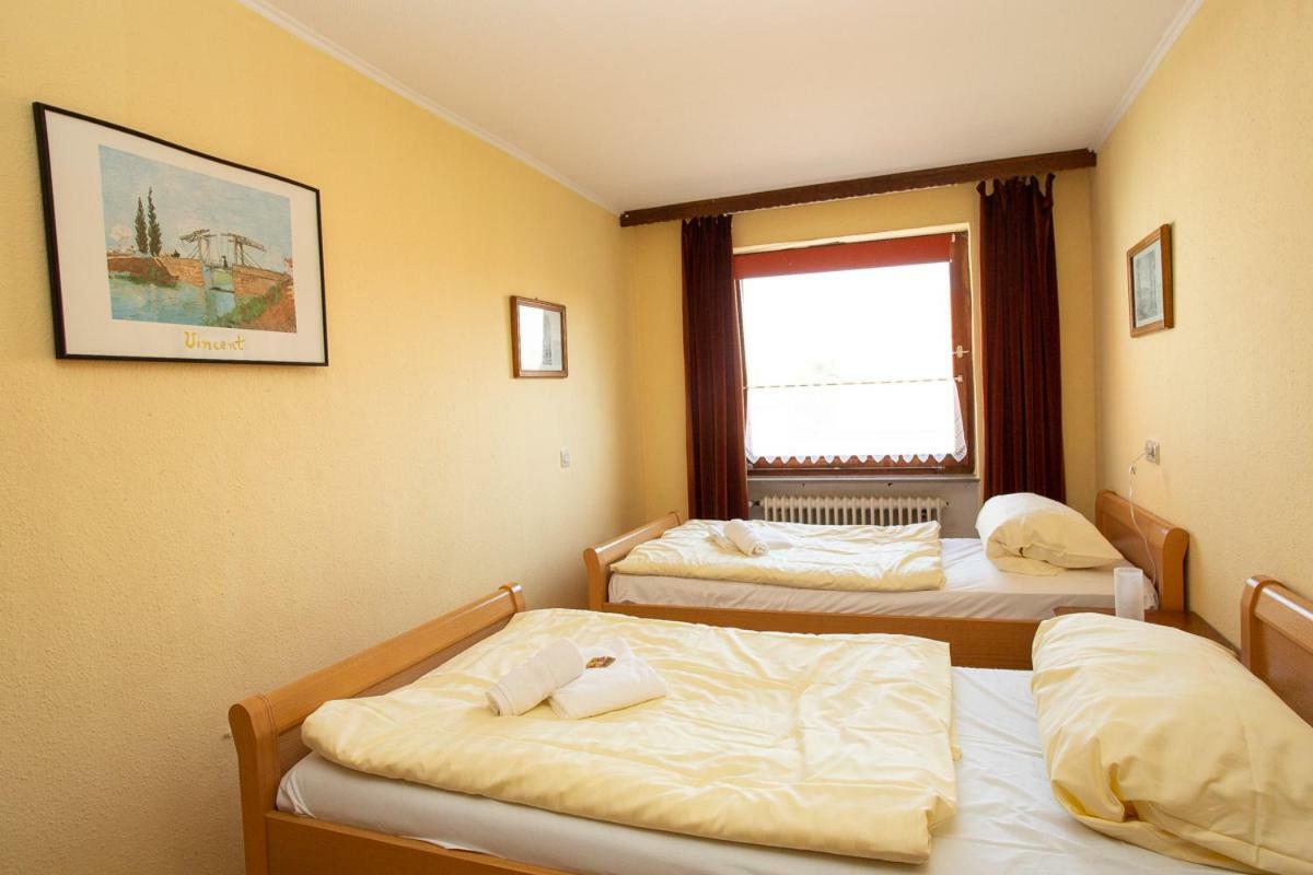 Zum Jean Bonnet Hotel Хофгайсмар Екстериор снимка