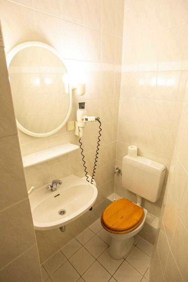 Zum Jean Bonnet Hotel Хофгайсмар Екстериор снимка